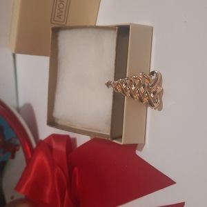 Avon Christmas tree pin